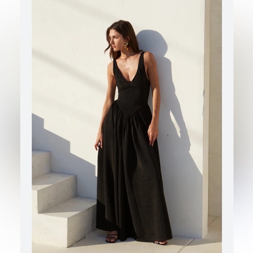 Delfi collective Isodora long dress in black